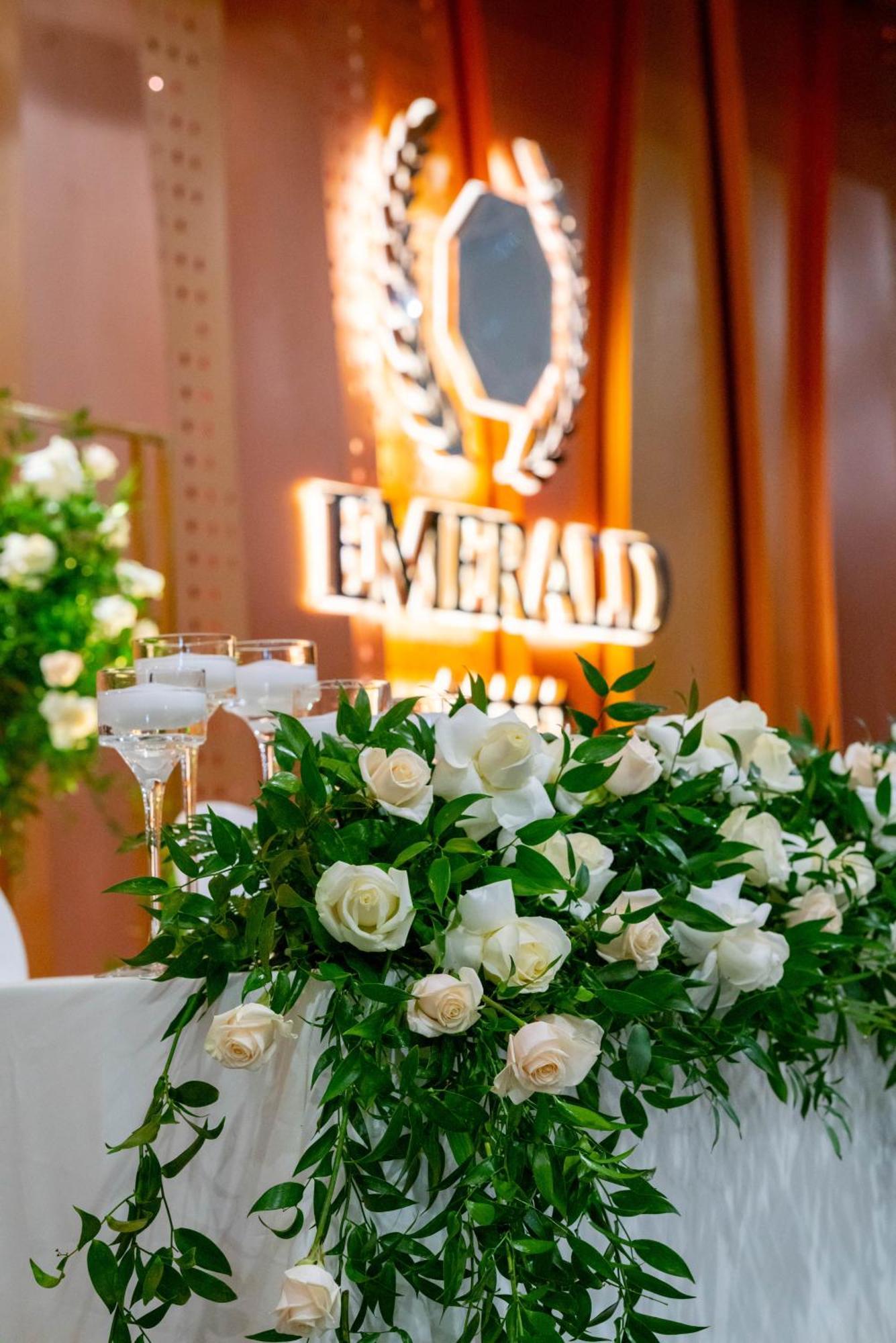 Emerald Hotel Prishtinë Ngoại thất bức ảnh